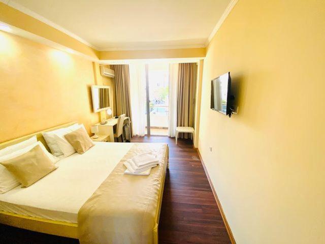 Sirena Marta Hotel Sutomore Exterior photo