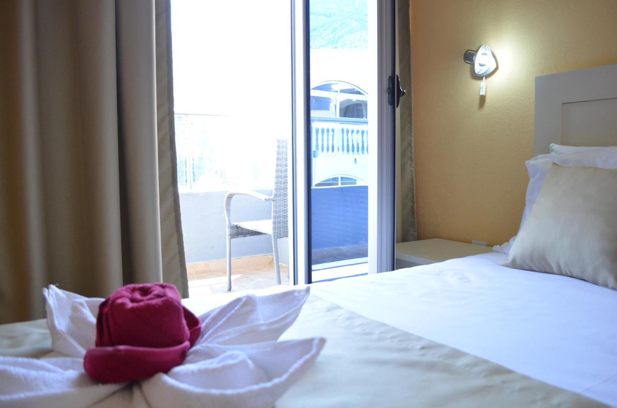 Sirena Marta Hotel Sutomore Exterior photo
