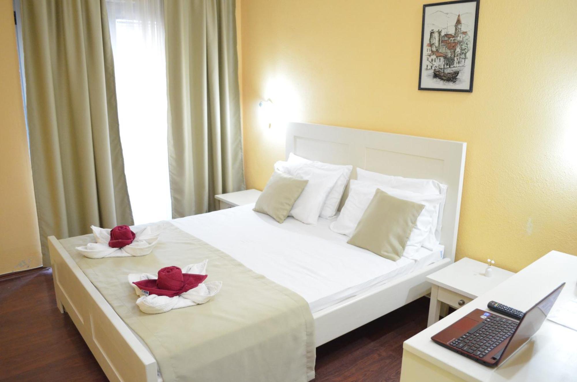 Sirena Marta Hotel Sutomore Exterior photo
